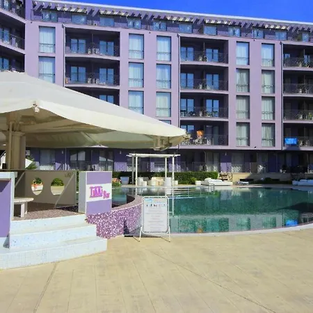 в рейнбоу 3 Apartament *