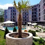 アパート в рейнбоу 3 *