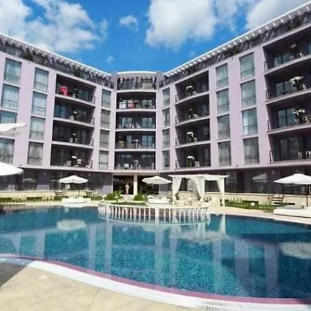 Apartment в рейнбоу 3 *